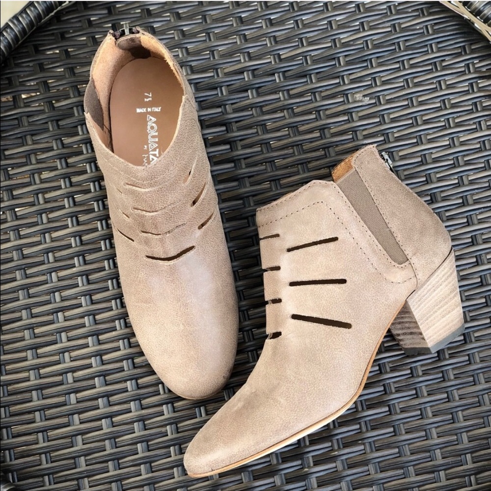 Aquatalia “Freida” Leather Waterproof Ankle Bootie - Picture 5 of 9